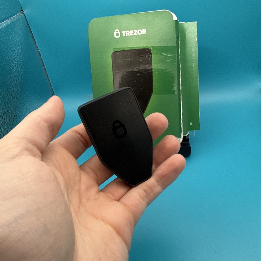 Trezor Safe 5 - Crypto Hardware Wallet with Secure Element & Passphrase