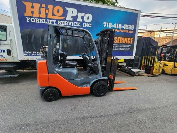 Toyota Propane Forklift 8FGCU25