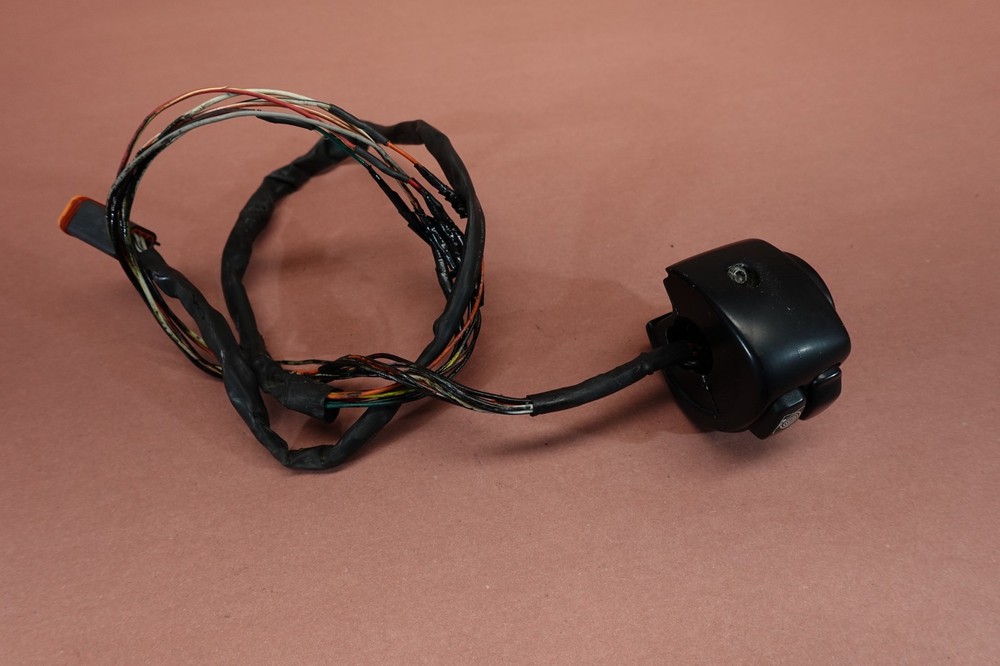 2000-2006 HARLEY-DAVIDSON FXSTB Right Handlebar Stop Start Kill Switch