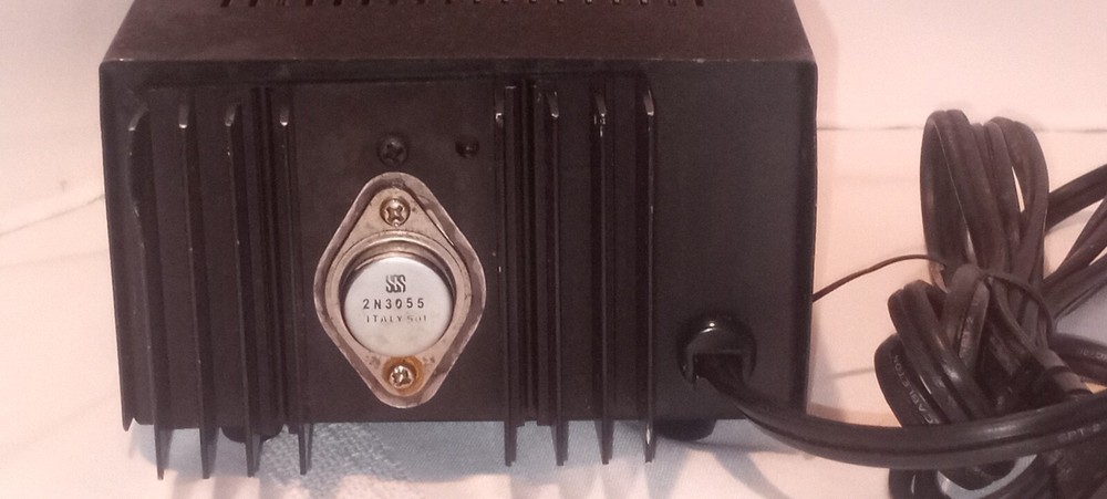 MAGNUM-ROAM X BETH MD SOLID STATE REGULATED POWER SUPPLY; WORKS GREAT!