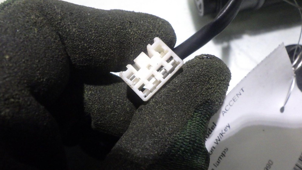 15 HYUNDAI ACCENT Ignition W/Key