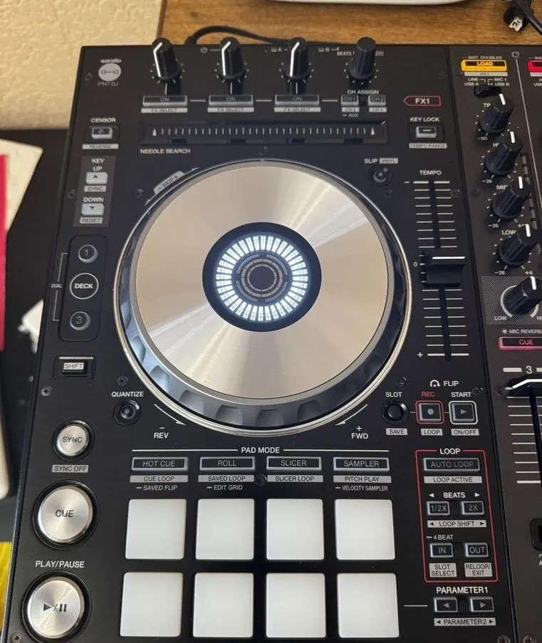 Pioneer DDJ-SX3 Digital DJ Controller