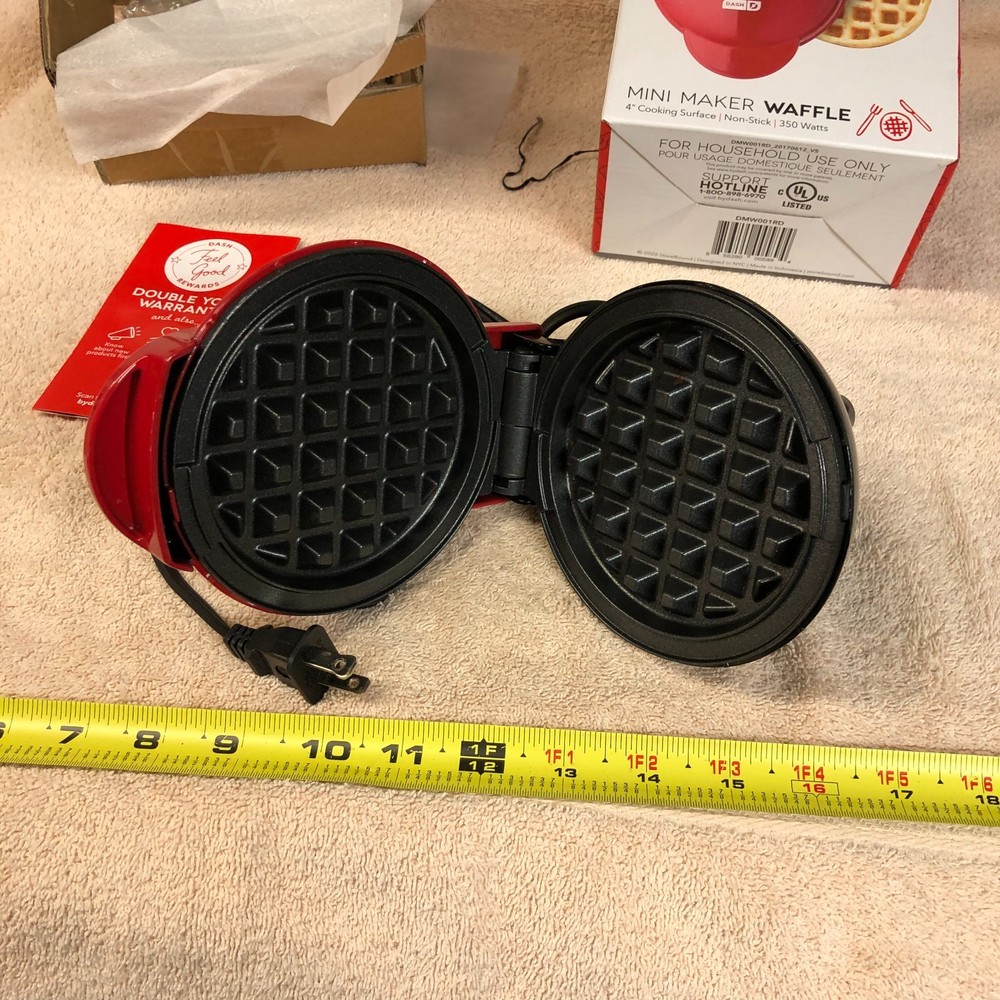 DASH BRAND MINI 4" WAFFLE MAKER