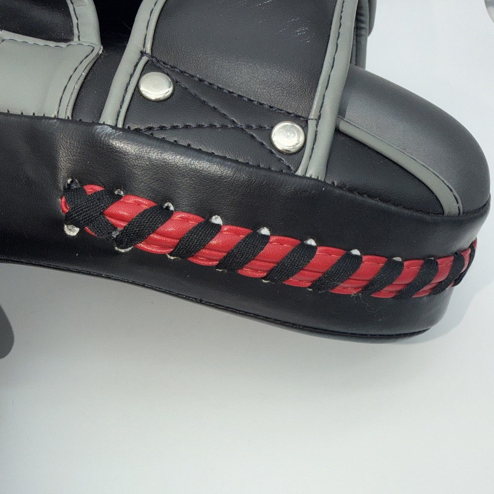 Venom Elite Big Focus Mitts In Black & Red