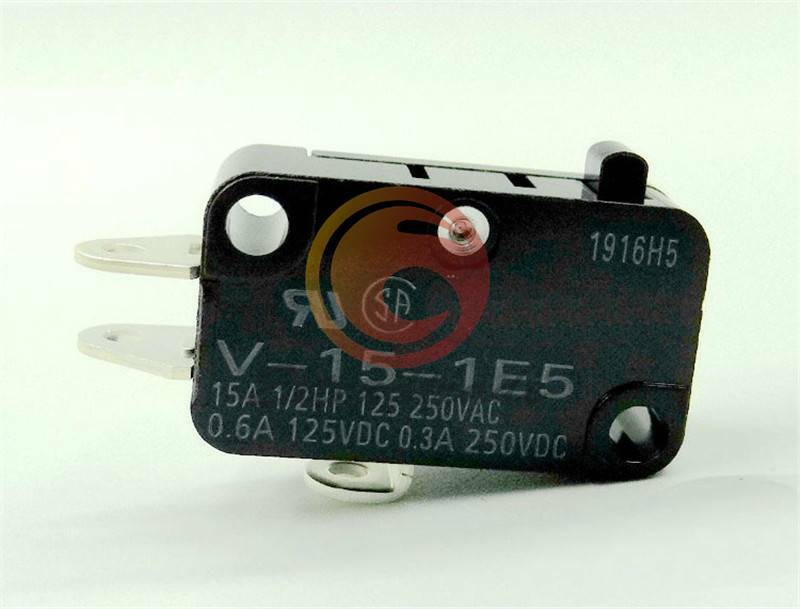 1PCS Omron V-15-1E5 Micro switch NEW