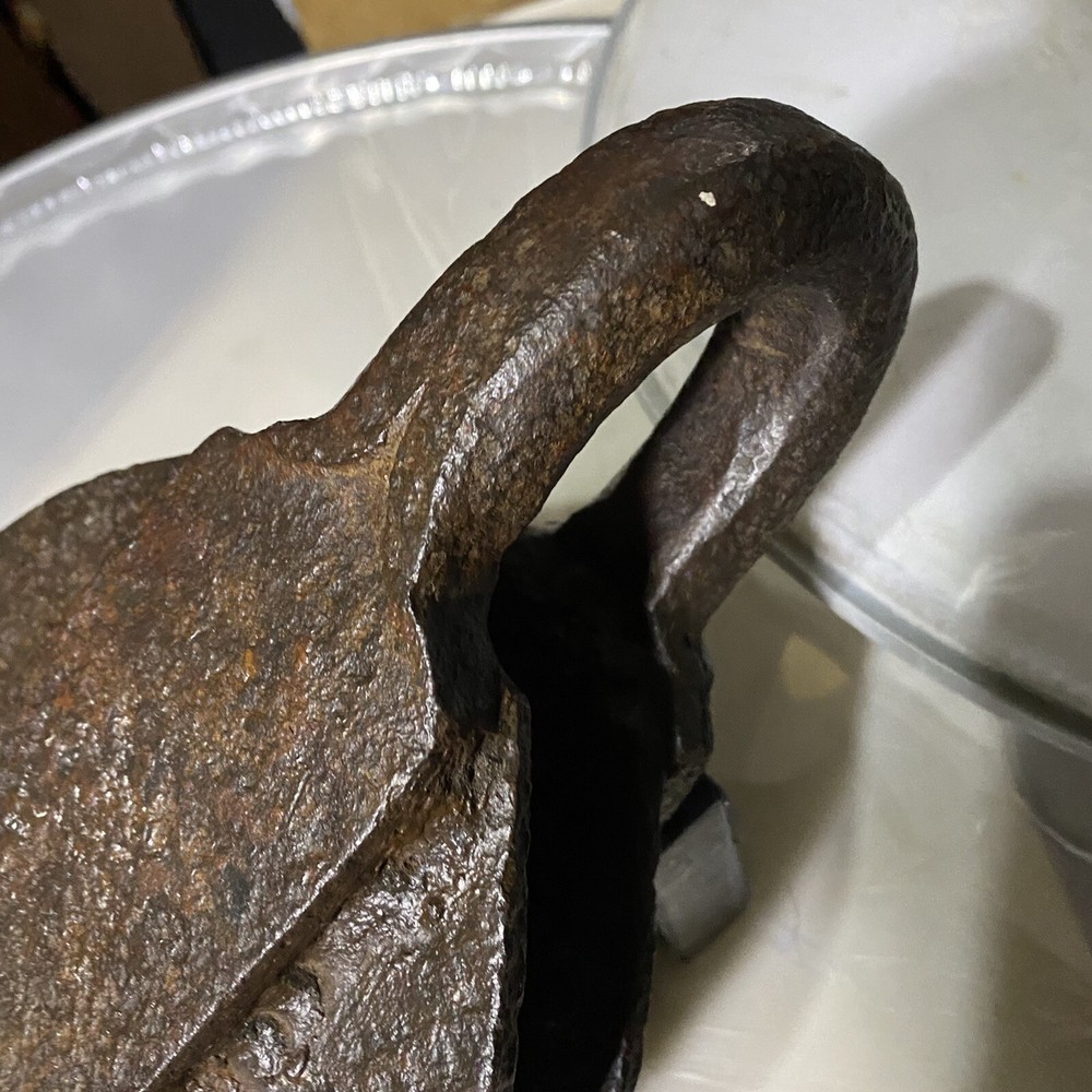 shipwreck iron pulley