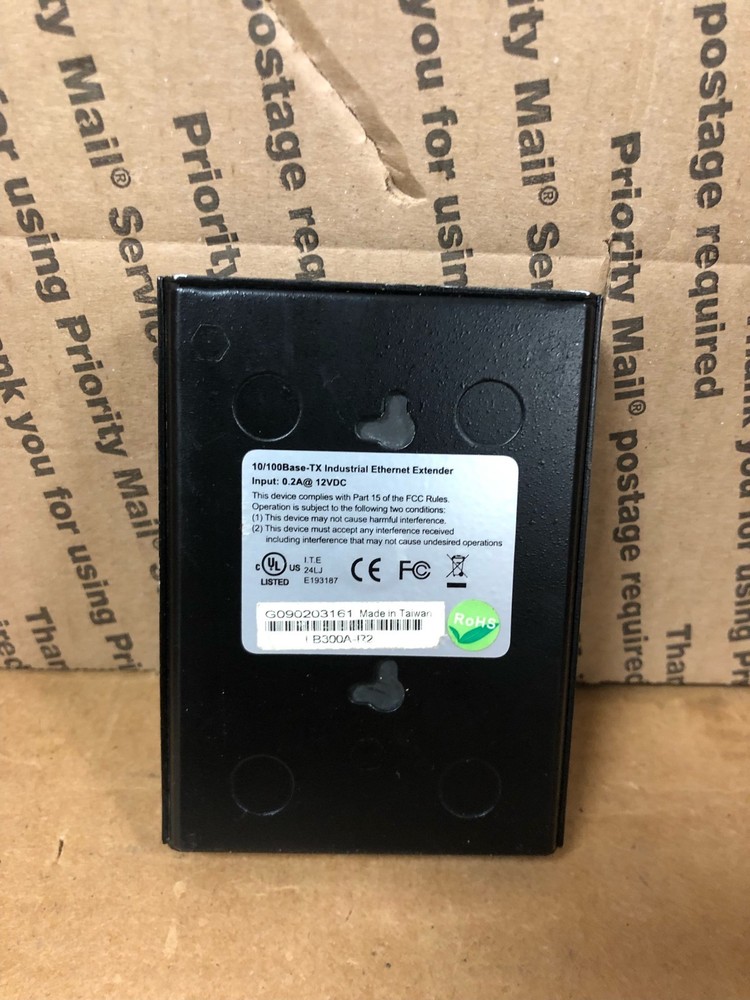 Black Box Ethernet Extender LB300A-R2 W/AC-ADAPTER