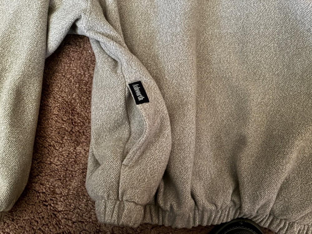 Ashworth Weather Systems water/wind resistant v-neck pullover-large
