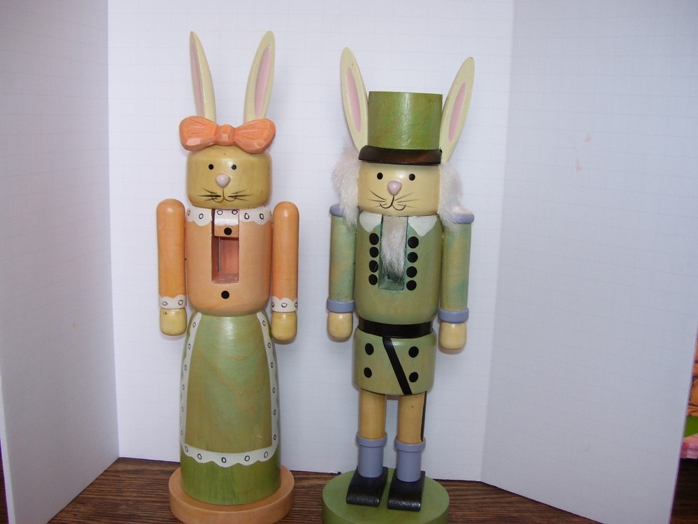 Pier 1 Easter Mr Mrs Easter Bunny Nutcrackers Holiday 14" - Pr