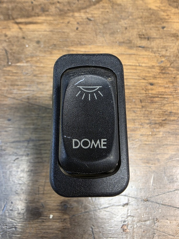 Used Freightliner Sleeper Panel Dome Light A06-30769-083