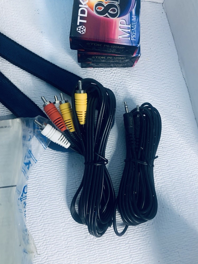 Sony Handycam Camcorder CCD-TRV34 Bundle UNTESTED READ