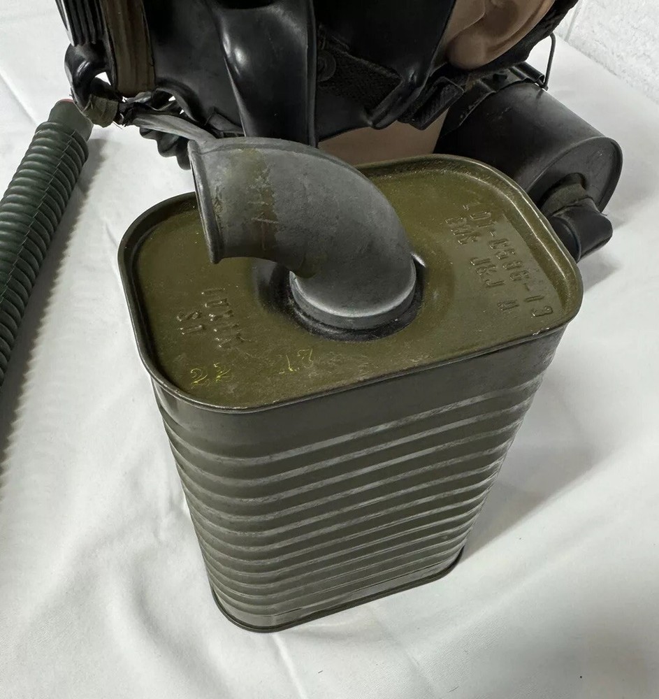WW2 Gas Mask And Filters