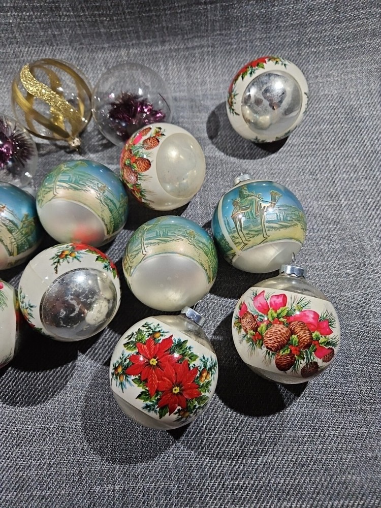 Thirteen vintage christmas Oraments
