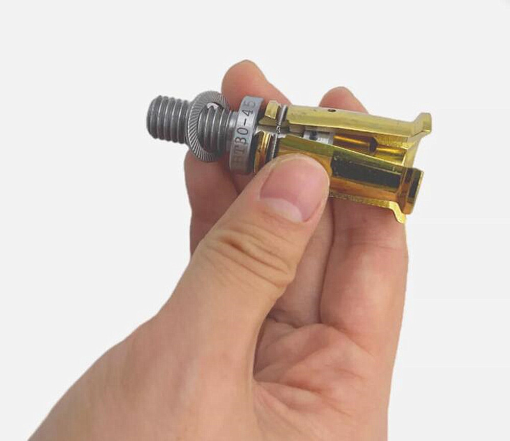 1Pc BT30 4 Petal Clamp Pull Claw For CNC Spindle 45 Degree Outer Screw Pull Part