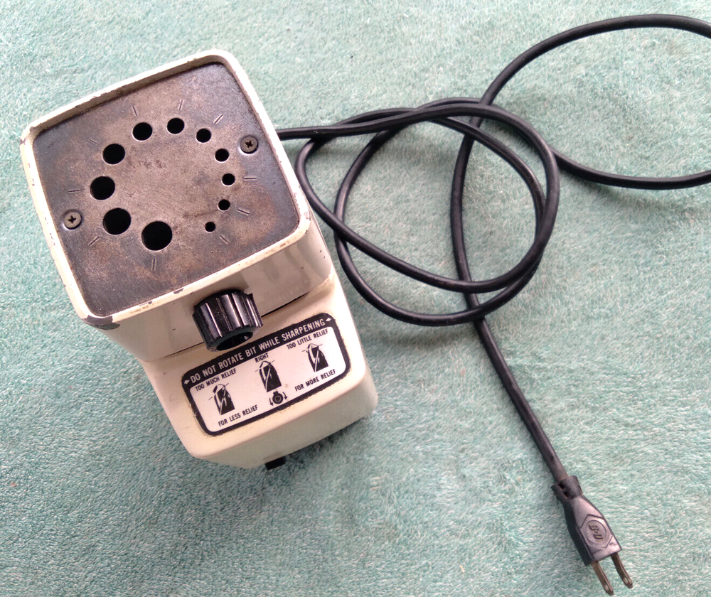 VINTAGE BLACK & DECKER DRILL BIT SHARPENER #7980/9080
