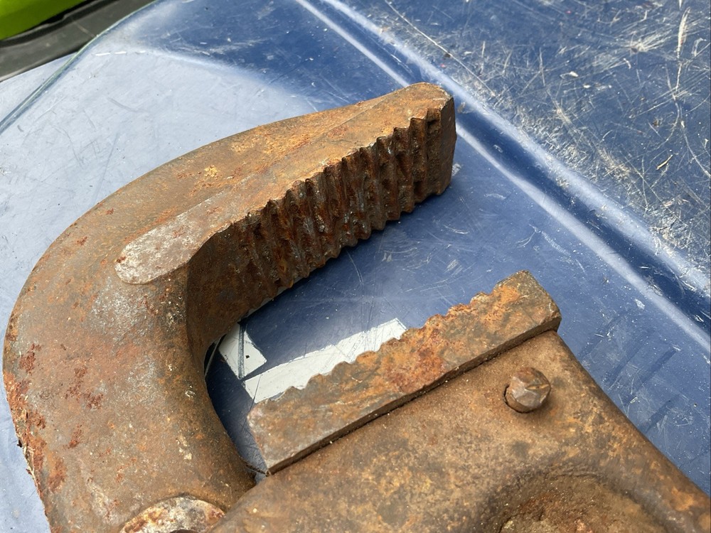 RIDGID 36 In Curved Pipe Wrench