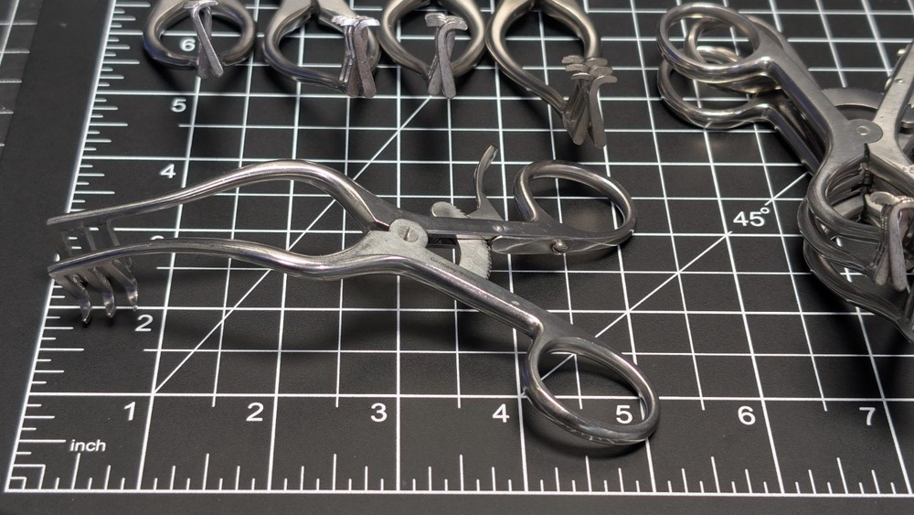 Integra Jarit 385-260 Wullstein Retractor, Curved, 3x3 Sharp Prong 5" ENT codman