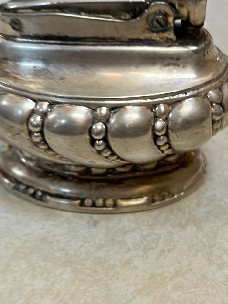 Vintage 1940's Ronson Crown Table Lighter - Silverplated