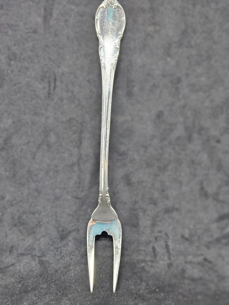 VINTAGE STERLING Lundt Olive Fork 19g