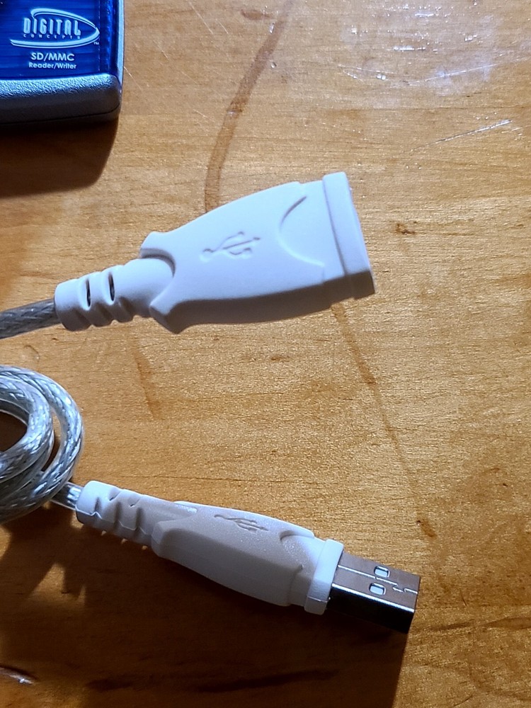 NEW DIGITAL CAMERA COMPACT FLASH CARD READER/WRITER USB CR-35M Move Photos To PC