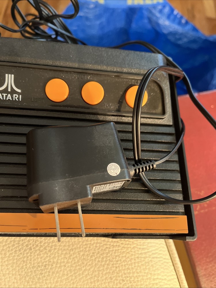 Atari Flashback 4 W/76 Classic Games Built In, Console, Controllers, & Manual