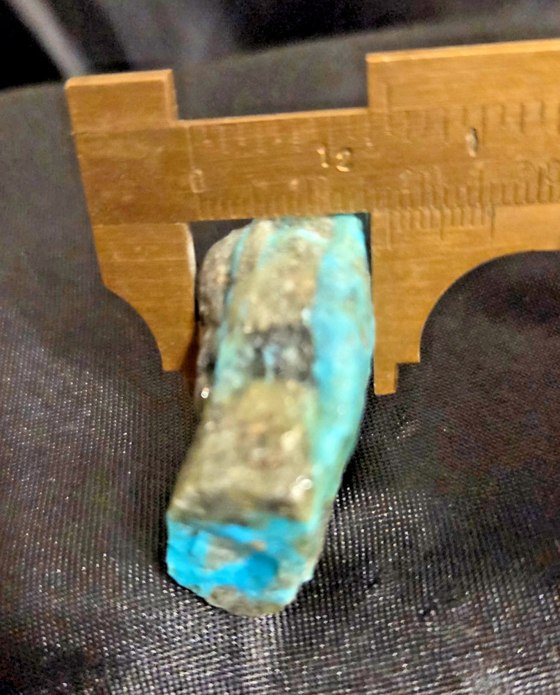 HIGH QUALITY TURQUOISE KINGMAN ROUGH 28 GMS