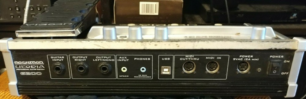 Rocktron Utopia G200 Professional Multi-FX Guitar System. Effects pedal board.