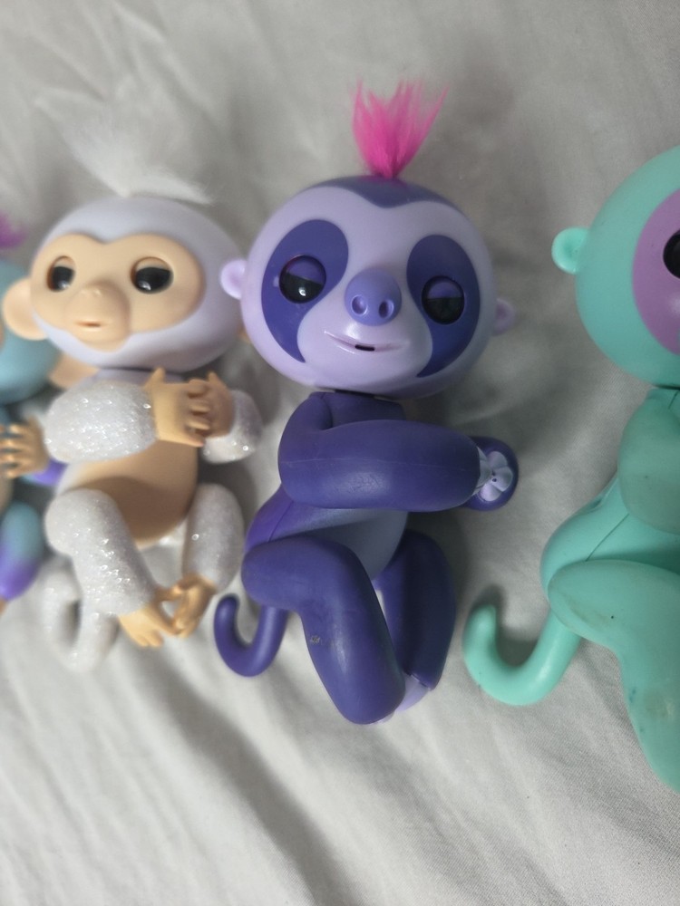 Lot Of 5 Fingerlings Monkey Wowwee