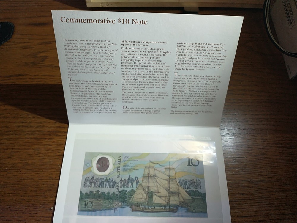 1988 $10 FRASER/JOHNSTON FIRST POLYMER NOTE FOLDER REPUTED No AA 11077589