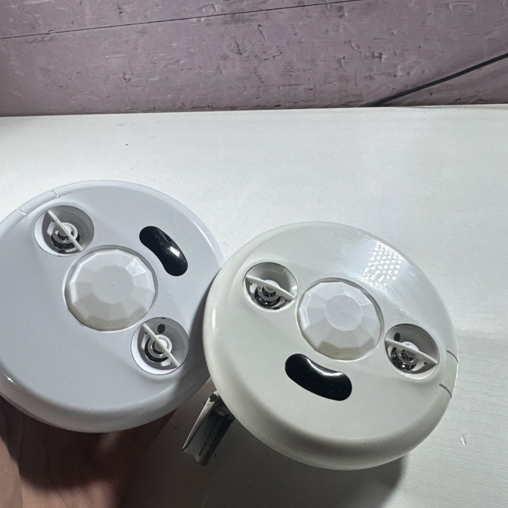 READ (2) Wattstopper LMDC-100 DLM Dual Tech Sensor Ceiling Mount UNTESTED