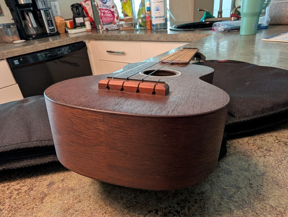 MARTIN & CO S-O 4-String UKE Ukelele with Original Case EXCELLENT