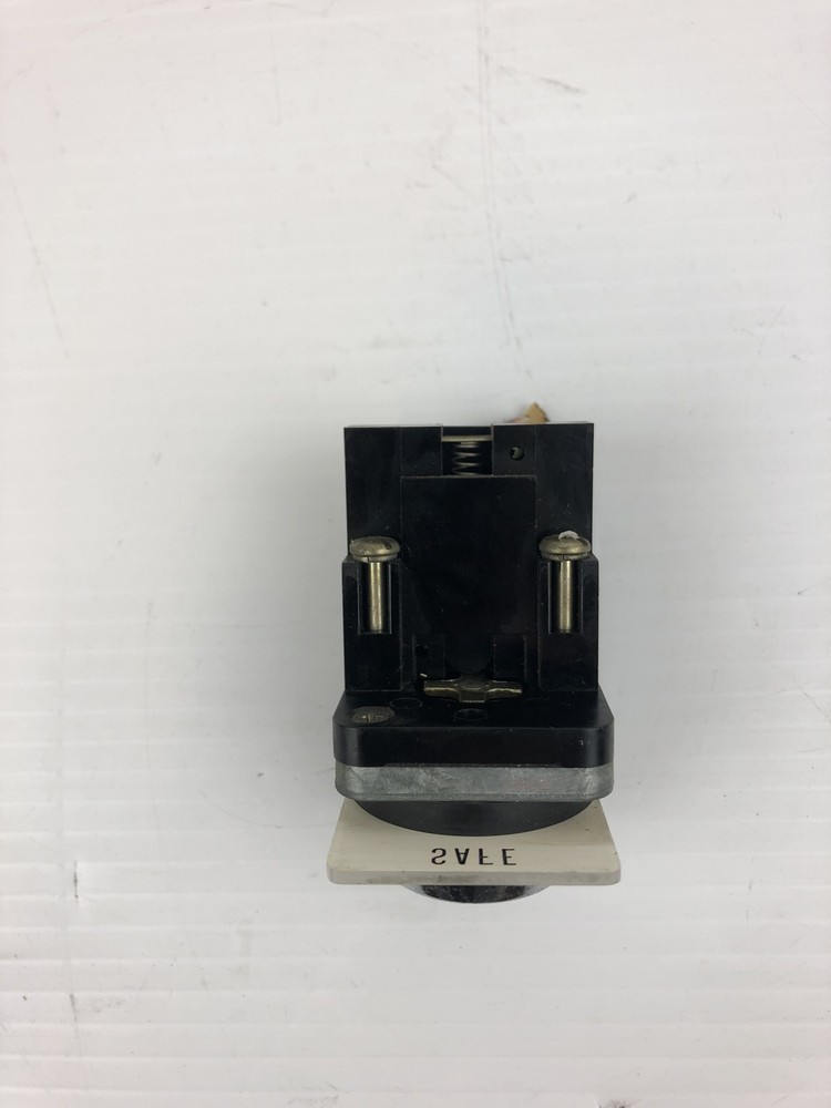 Fuji 70C-IA Selector Switch Green with Safe Selection 600 VAC