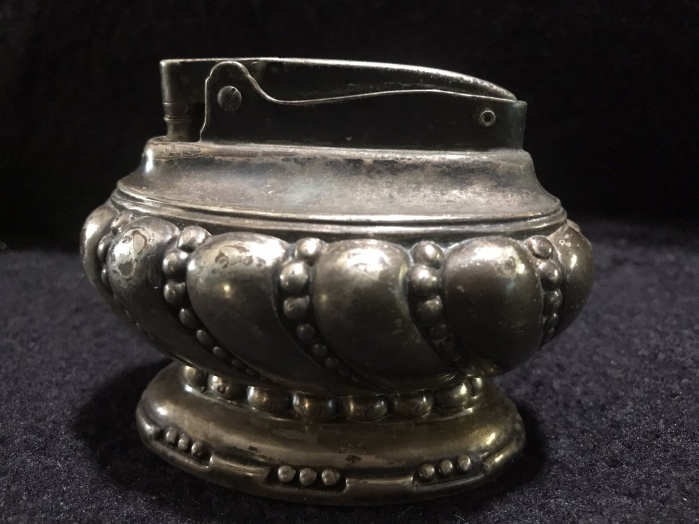 Vintage Ronson Queen Ann Silverplate Table Lighter