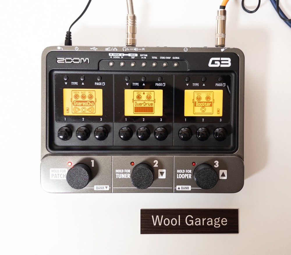 Zoom G3 Effects Processor Tested Working Used w/ adapter box