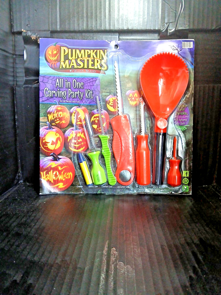 Pumpkin Masters Halloween All In One Carving Kit with 7 Tools and Patterns