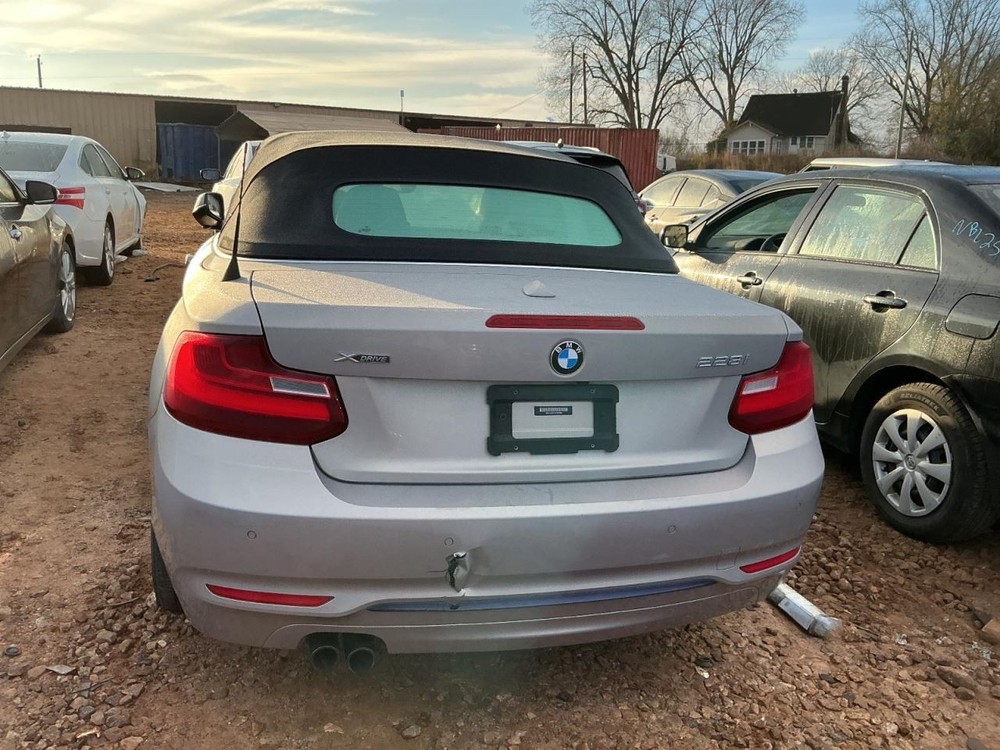 228I 2016 Glove Box 4909902