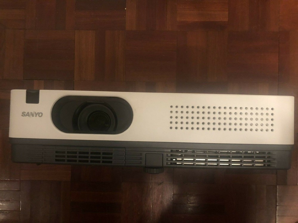 SANYO PLC-XW200 LCD Projector