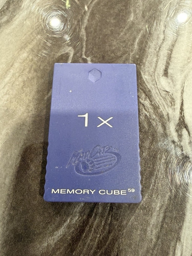 Mad Catz Nintendo GameCube Wii Memory Cube Card