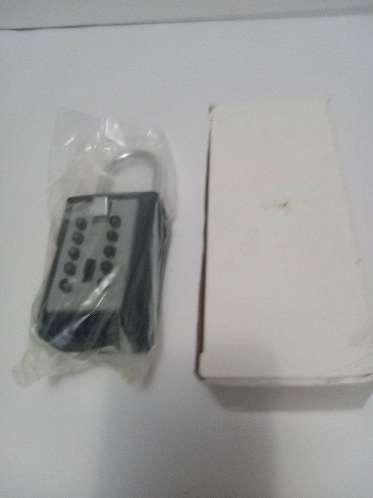 NEW IN BOX LOCK BOX FOR KEY