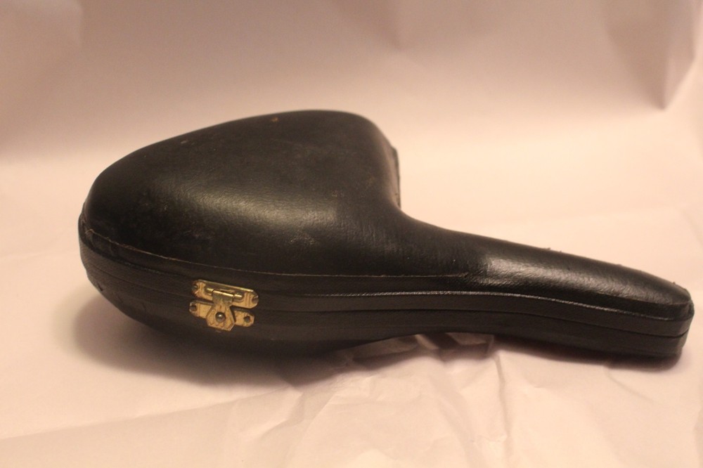 MEERSCHAUM PIPE WITH CASE - BEARDED MAN