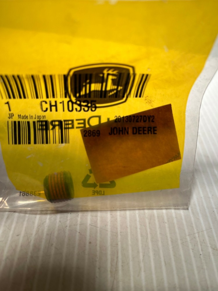 CH10335 Genuine OEM John Deere PLUG CAP