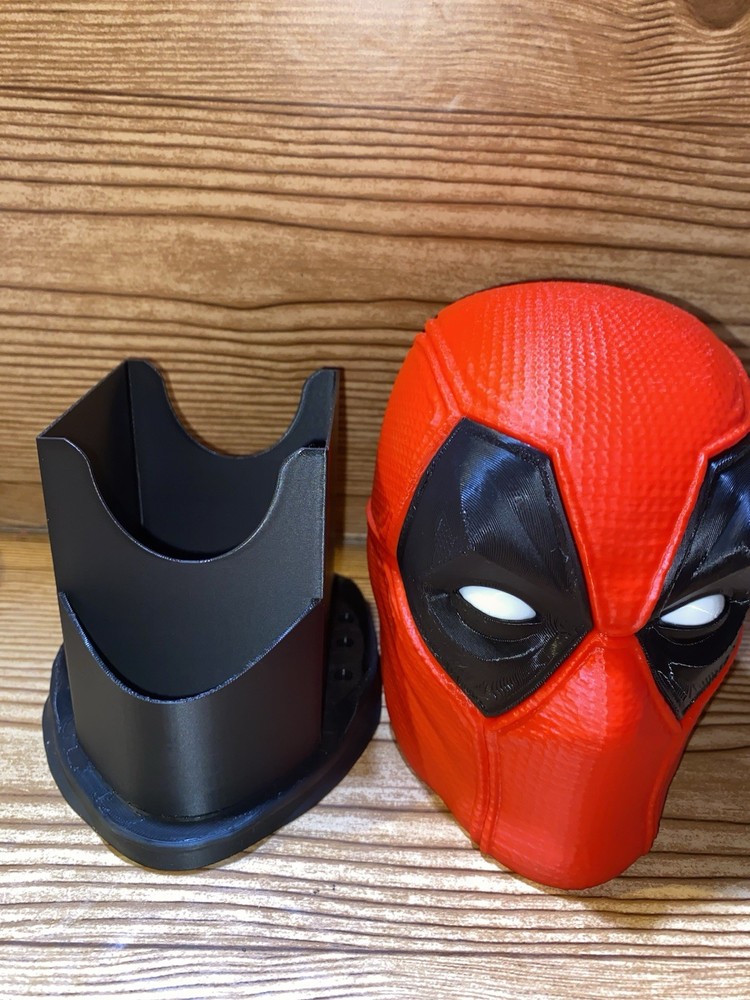 MTG Deadpool Deck box for EDH Marvel Commander Magic the Gathering Magnetized