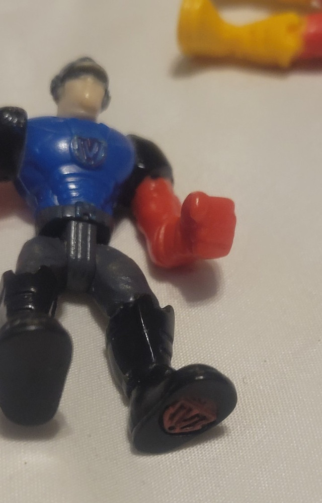 Toys R Us Magforce Terrain Loader 2 Figures