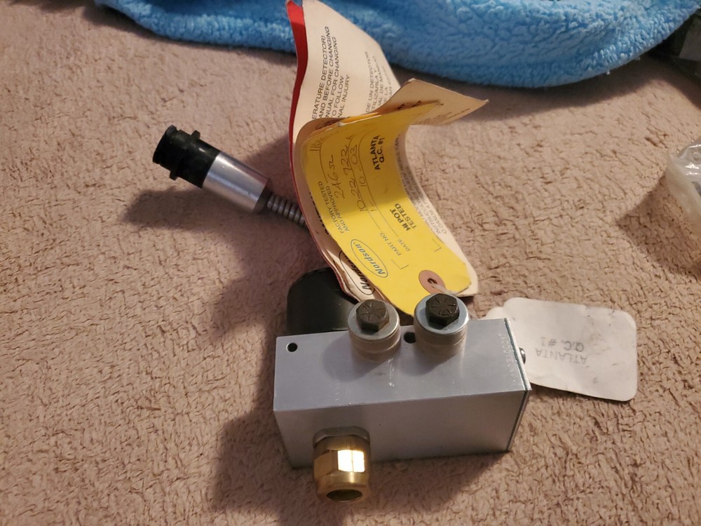 SLAUTTERBACK NORDSON E100-XT ADHESIVE