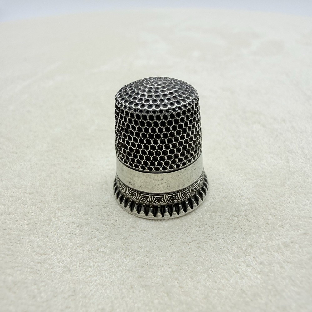 Antique Sterling Silver Geometric Pattern Thimble Sewing Accessory Collectible