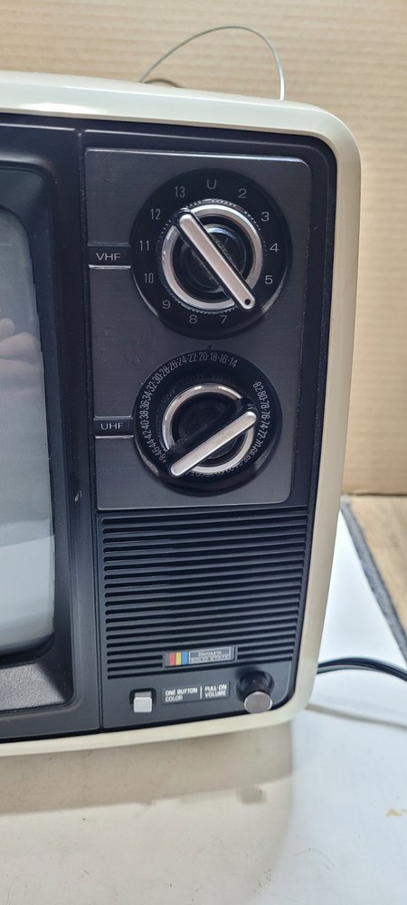 Sears Solid State Television Model 564.40220700 March 1978