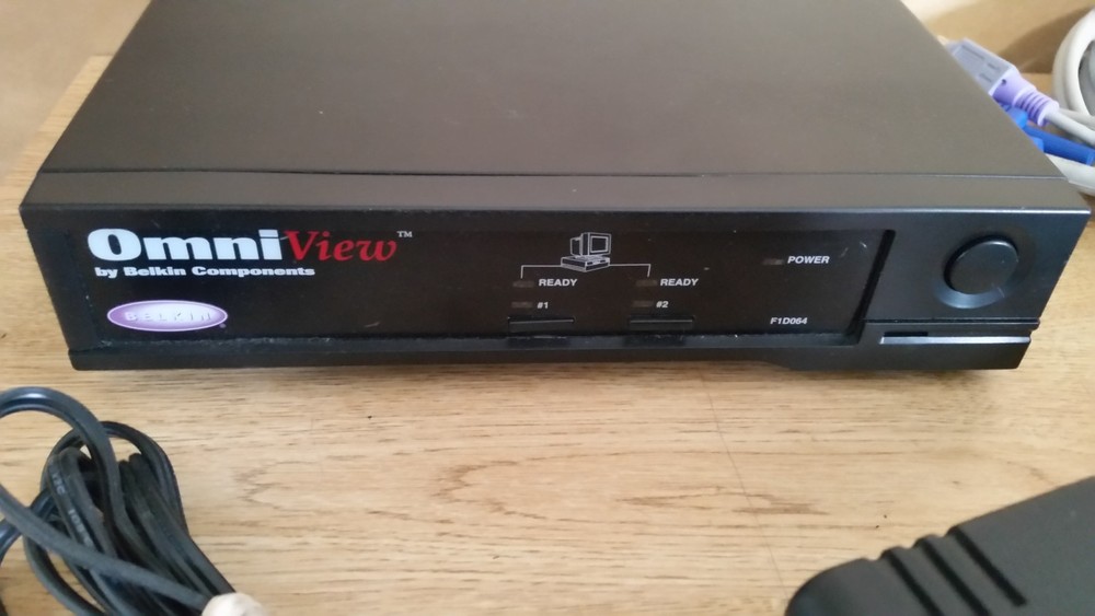 Belkin Omni View 2 Port PS/2 KVM Switch - with Cables