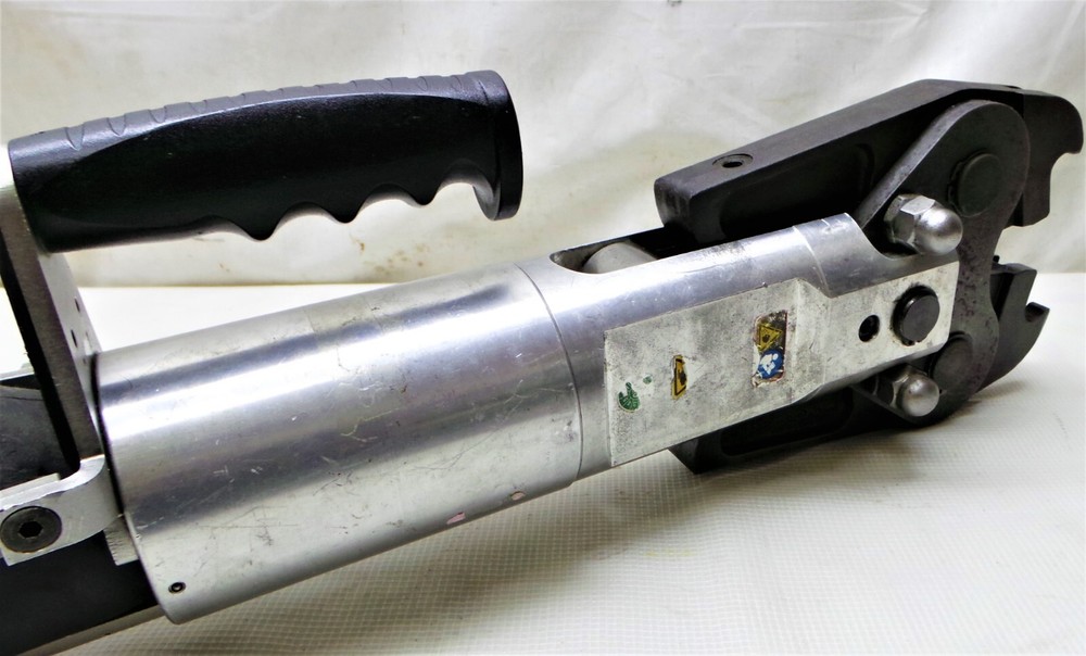 NOVA PRESS ACO401 Battery Pressing Tool with Case.