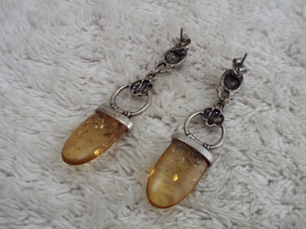 Silvertone Golden Acrylic Pierced Earrings (D16)