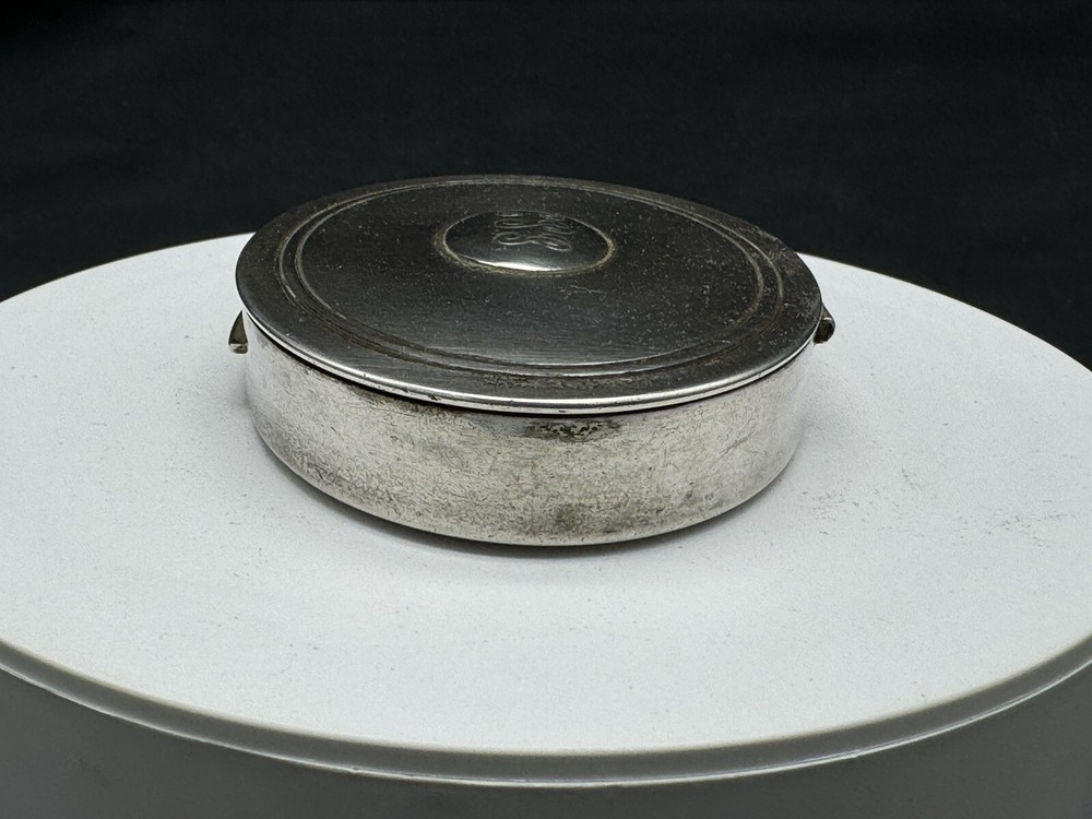 Vintage MAJESTIC STERLING SILVER COMPACT POWDER BOX